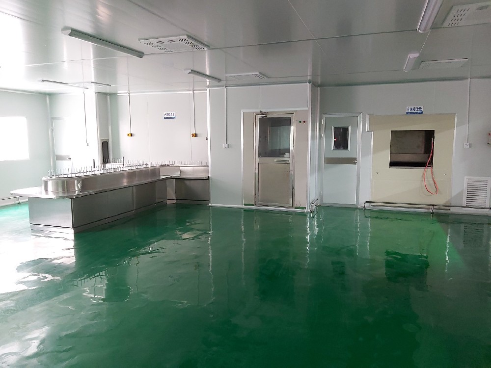 巨豪涂裝設(shè)備、十萬級(jí)凈化車間